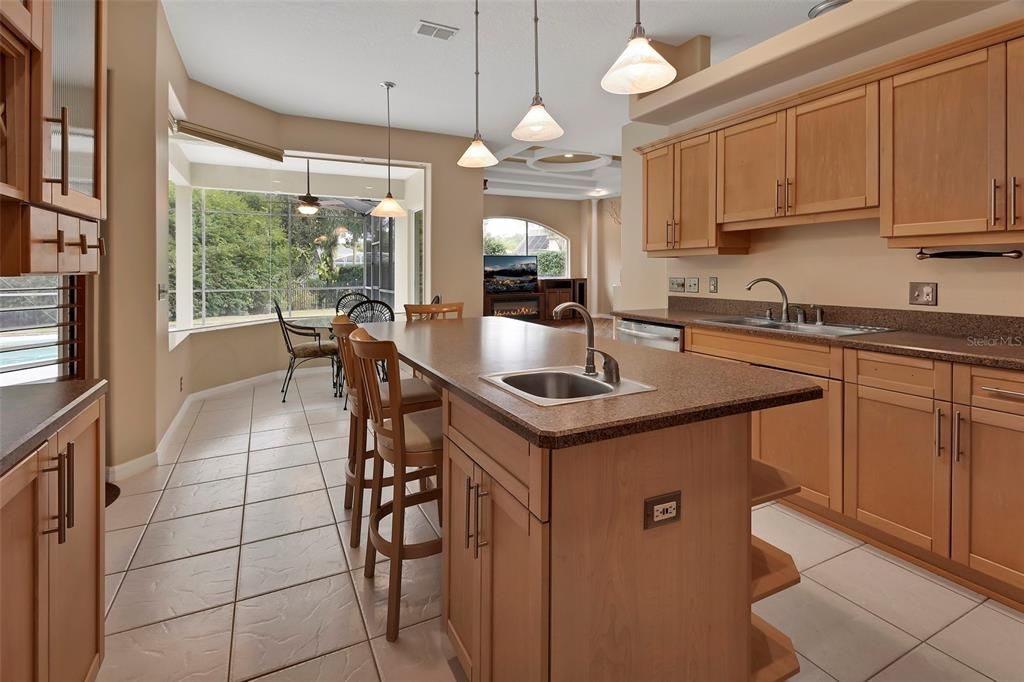 待售: $487,000 (3 贝兹, 2 浴室, 2137 平方英尺)