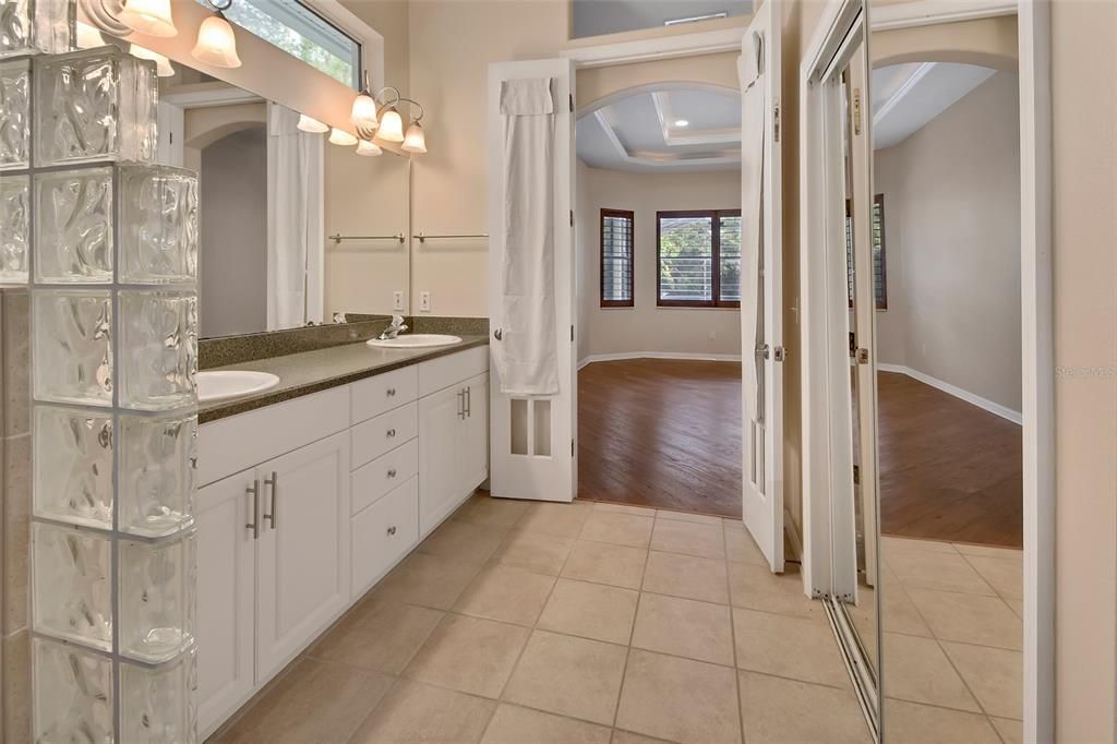 待售: $487,000 (3 贝兹, 2 浴室, 2137 平方英尺)