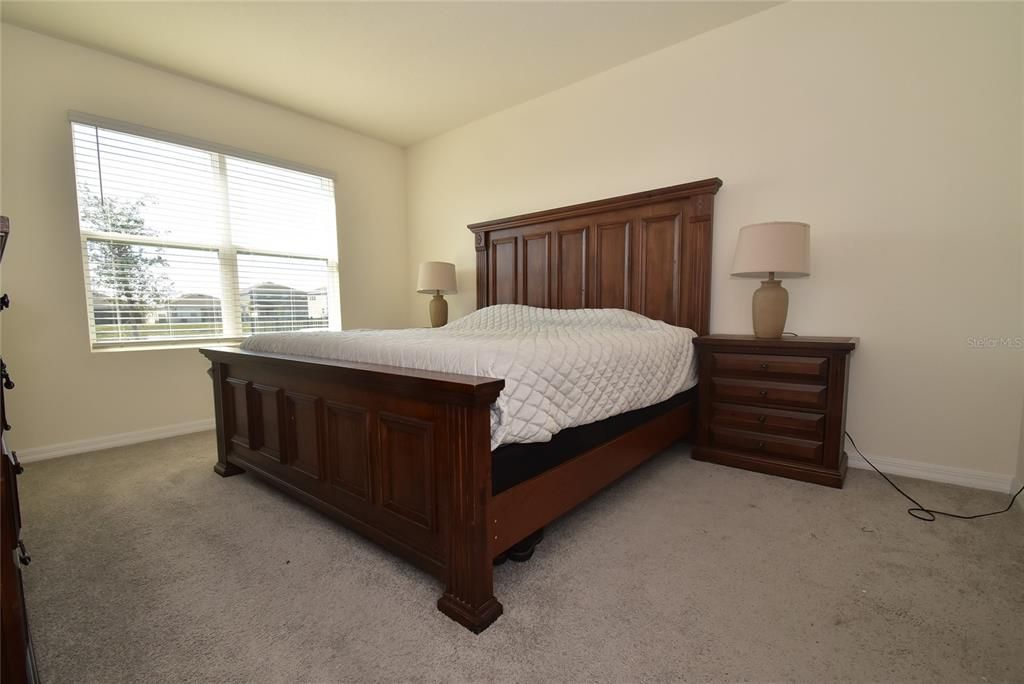 出租: $2,800 (4 贝兹, 2 浴室, 1827 平方英尺)