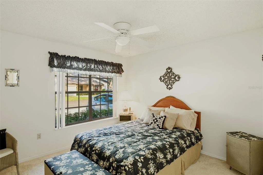 For Sale: $199,900 (2 beds, 2 baths, 1296 Square Feet)