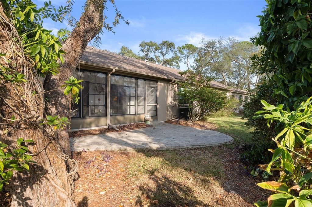 For Sale: $199,900 (2 beds, 2 baths, 1296 Square Feet)