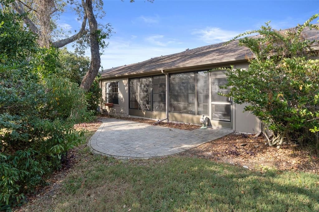 For Sale: $199,900 (2 beds, 2 baths, 1296 Square Feet)