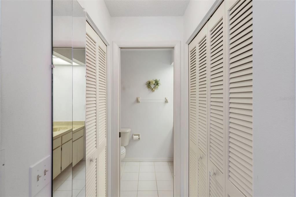 For Sale: $199,900 (2 beds, 2 baths, 1296 Square Feet)