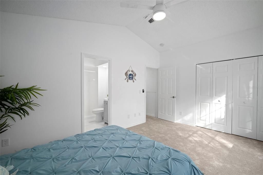 На продажу: $249,900 (2 спален, 2 ванн, 1248 Квадратных фут)