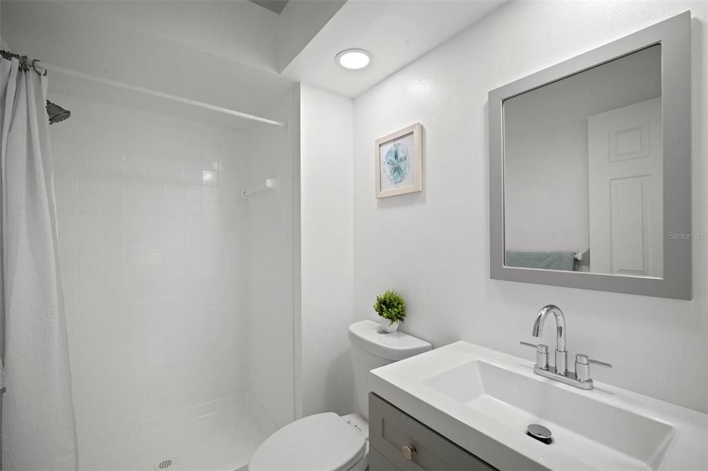 На продажу: $249,900 (2 спален, 2 ванн, 1248 Квадратных фут)