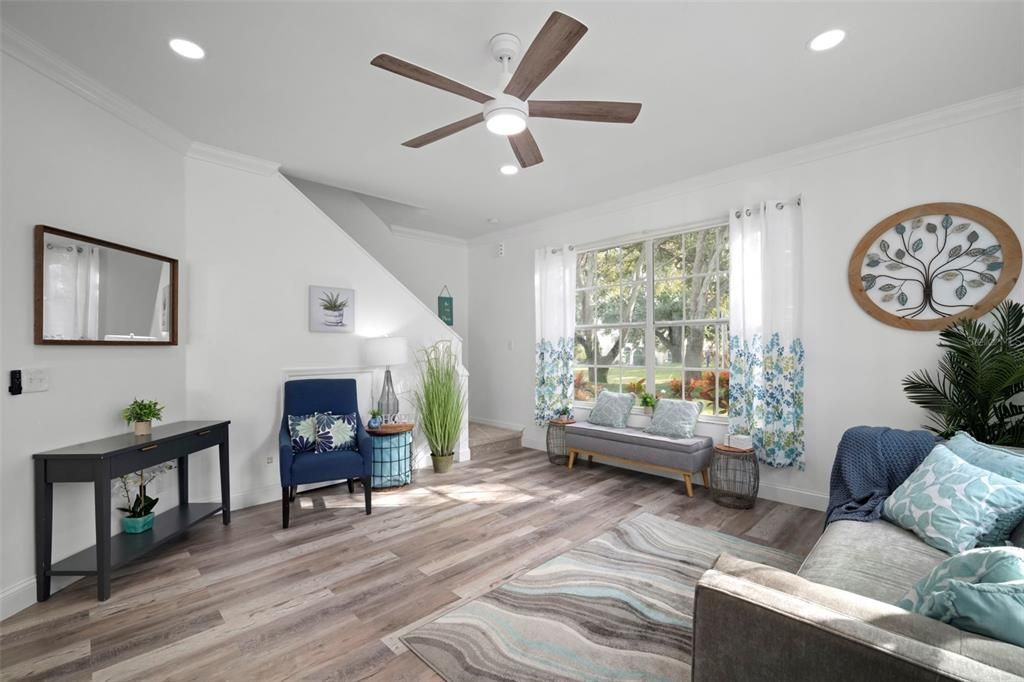 На продажу: $249,900 (2 спален, 2 ванн, 1248 Квадратных фут)