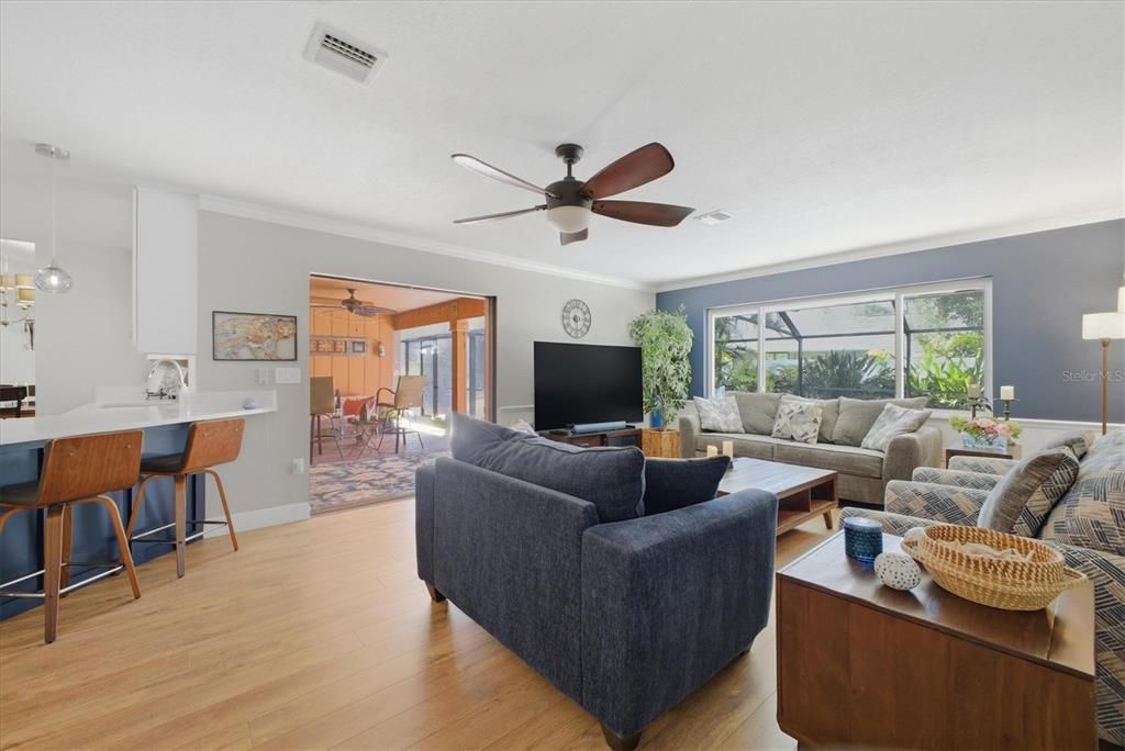 На продажу: $695,000 (3 спален, 2 ванн, 2034 Квадратных фут)