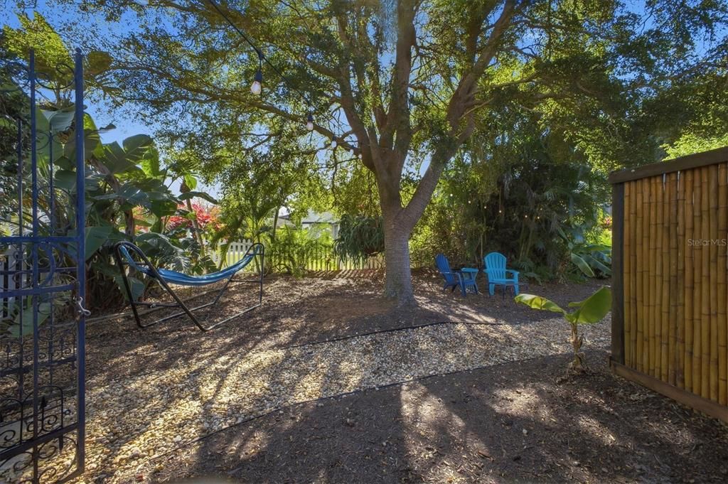 На продажу: $695,000 (3 спален, 2 ванн, 2034 Квадратных фут)