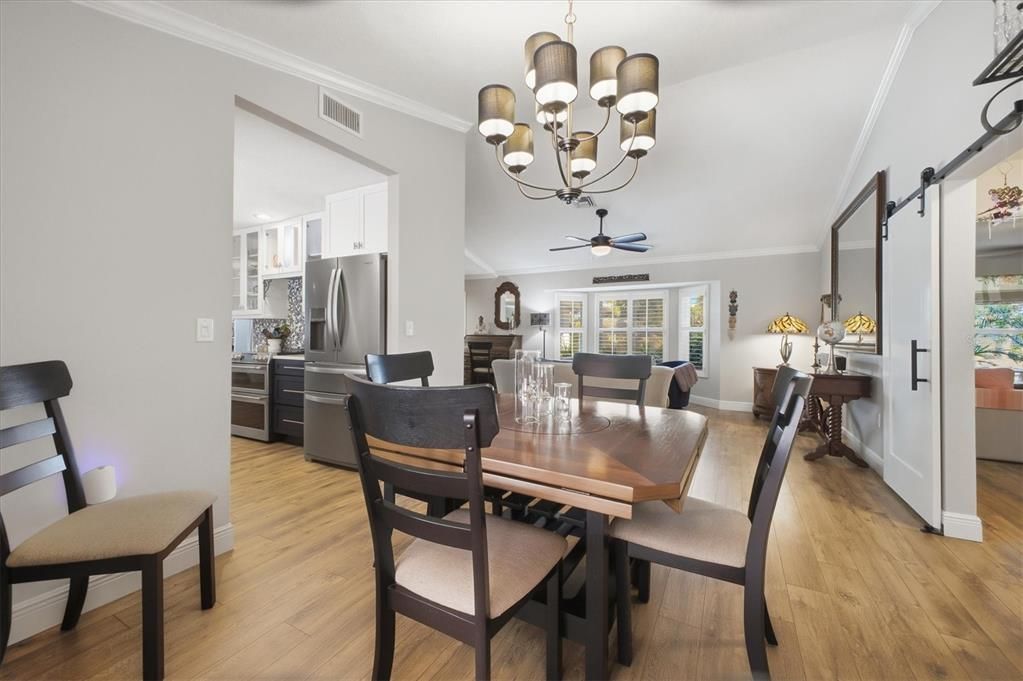 На продажу: $695,000 (3 спален, 2 ванн, 2034 Квадратных фут)