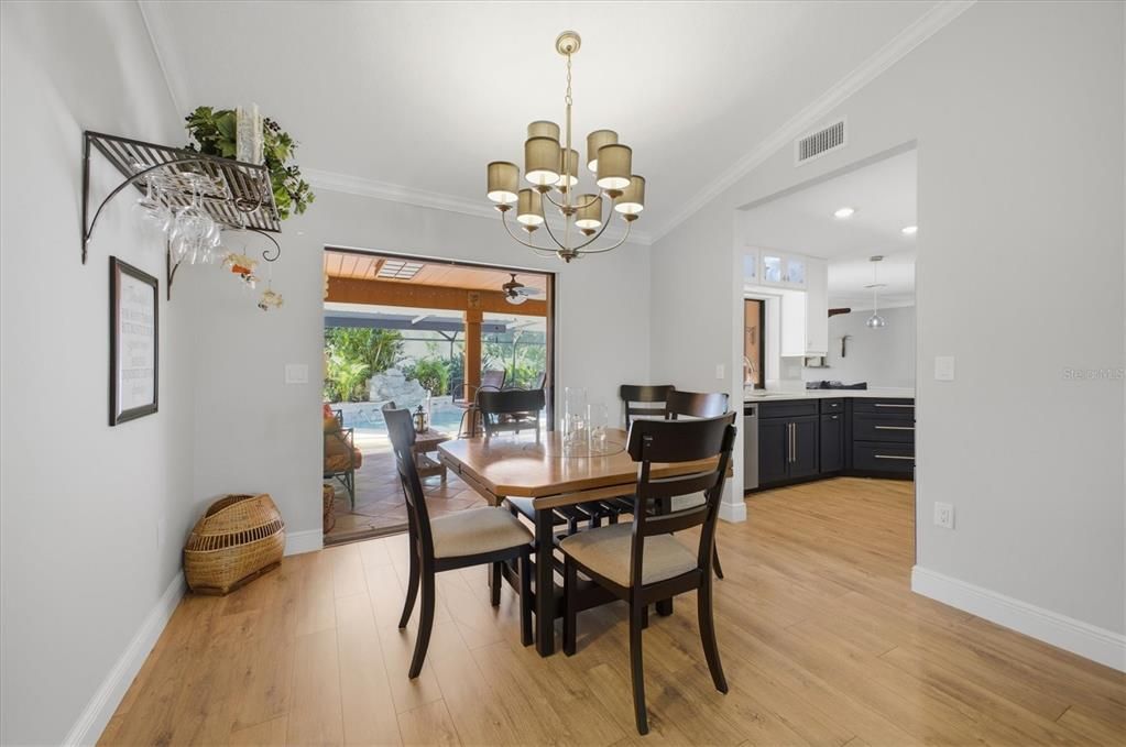 На продажу: $695,000 (3 спален, 2 ванн, 2034 Квадратных фут)