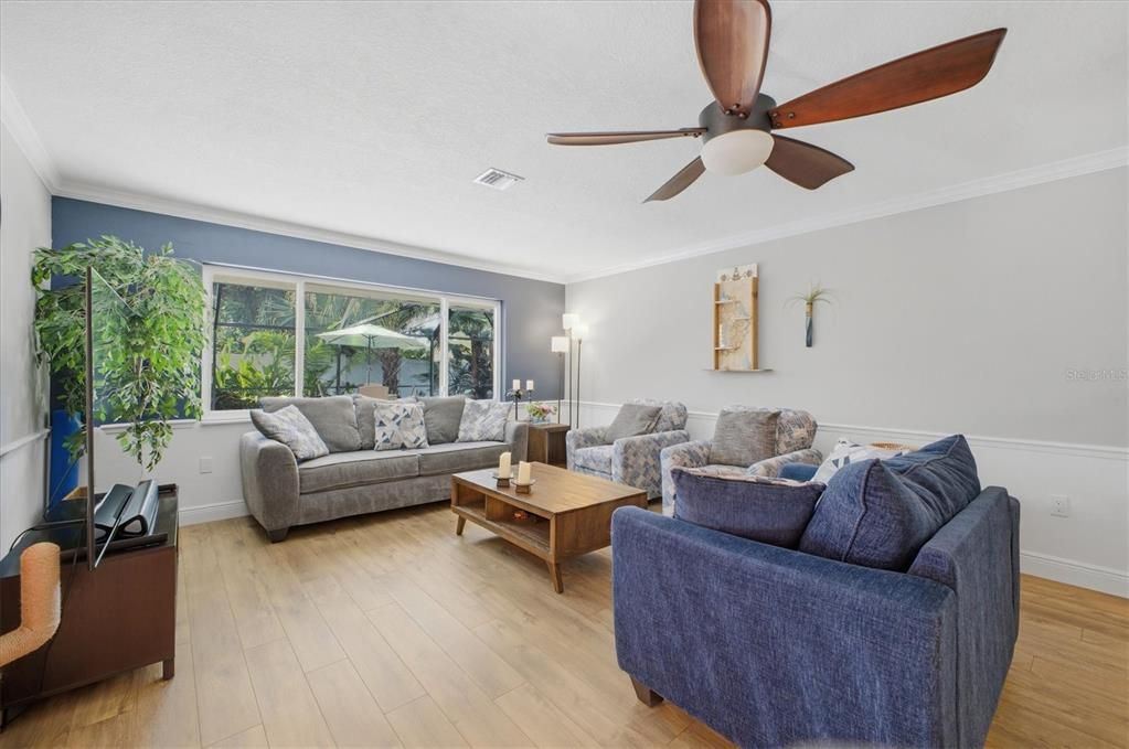 На продажу: $695,000 (3 спален, 2 ванн, 2034 Квадратных фут)