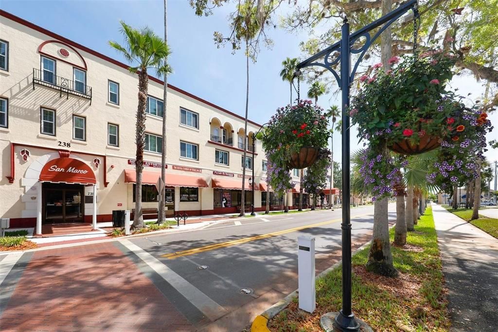 На продажу: $695,000 (3 спален, 2 ванн, 2034 Квадратных фут)