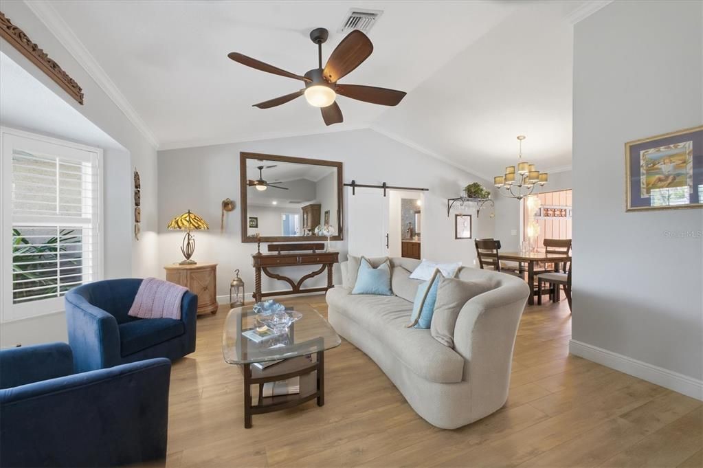 На продажу: $695,000 (3 спален, 2 ванн, 2034 Квадратных фут)