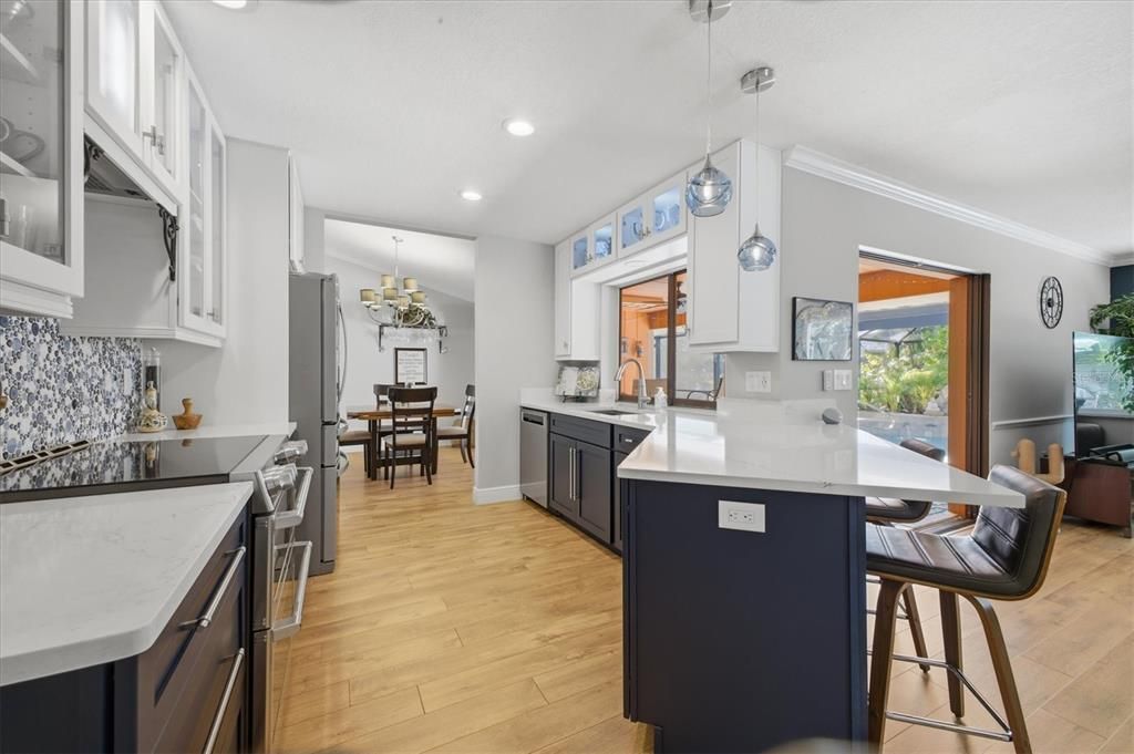 На продажу: $695,000 (3 спален, 2 ванн, 2034 Квадратных фут)