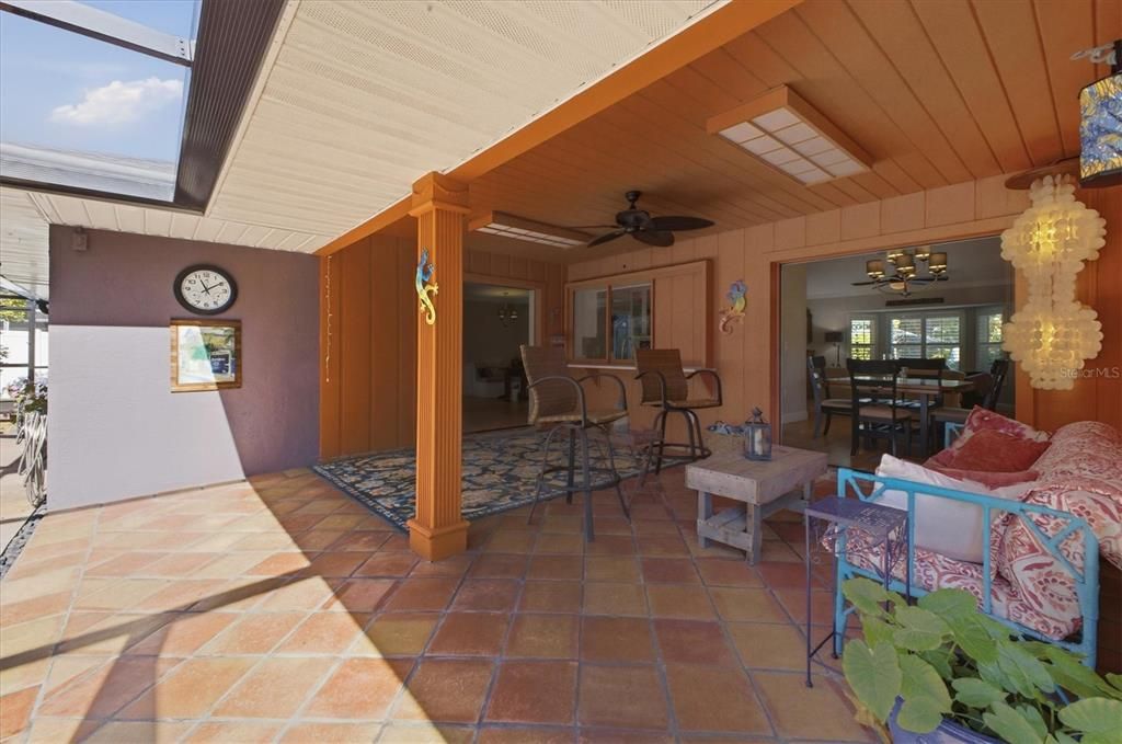 На продажу: $695,000 (3 спален, 2 ванн, 2034 Квадратных фут)