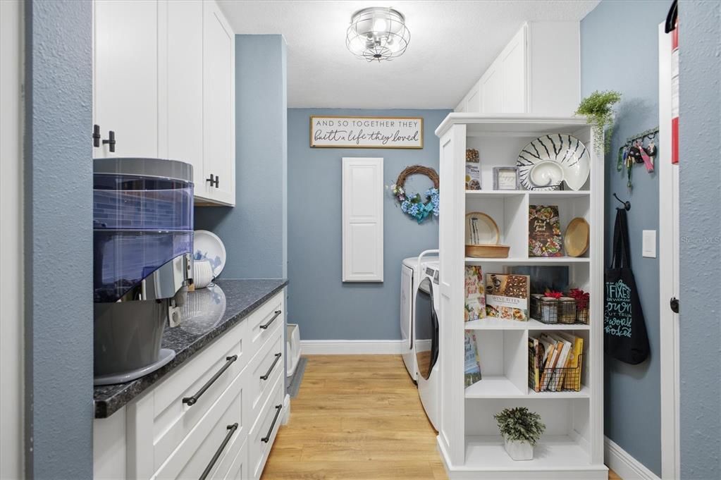 На продажу: $695,000 (3 спален, 2 ванн, 2034 Квадратных фут)