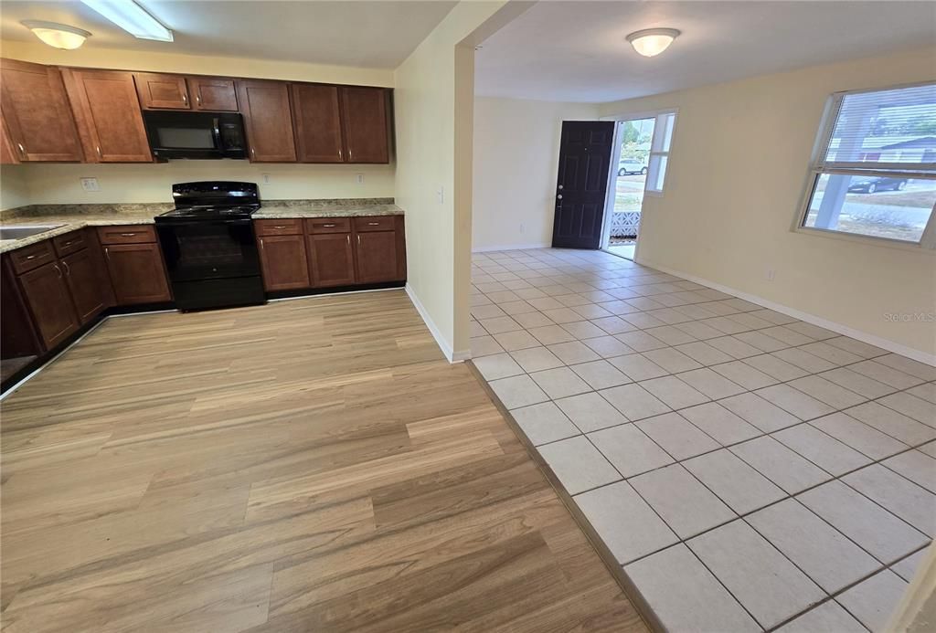 待售: $219,900 (3 贝兹, 2 浴室, 1292 平方英尺)