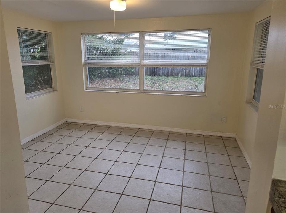 待售: $219,900 (3 贝兹, 2 浴室, 1292 平方英尺)