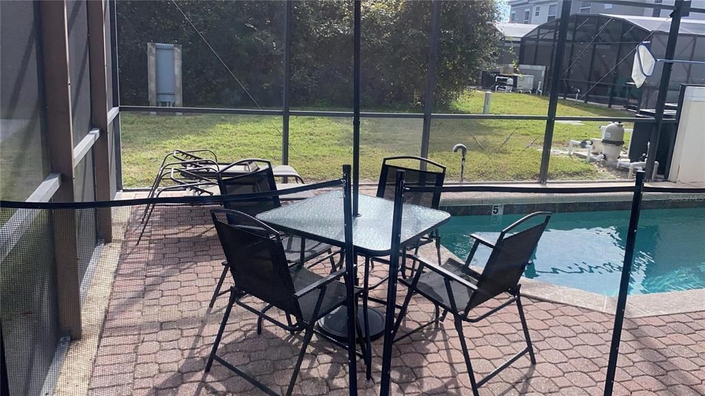 En Renta: $2,599 (4 camas, 3 baños, 1636 Pies cuadrados)