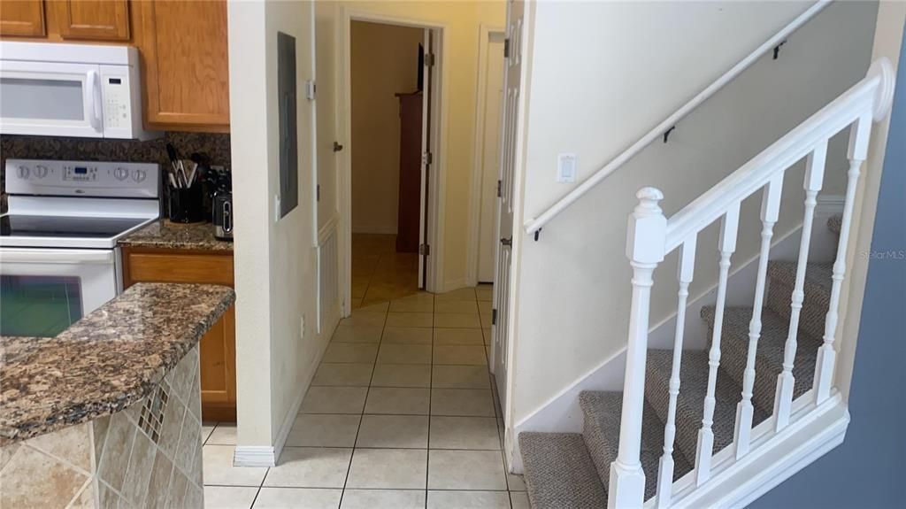 En Renta: $2,599 (4 camas, 3 baños, 1636 Pies cuadrados)