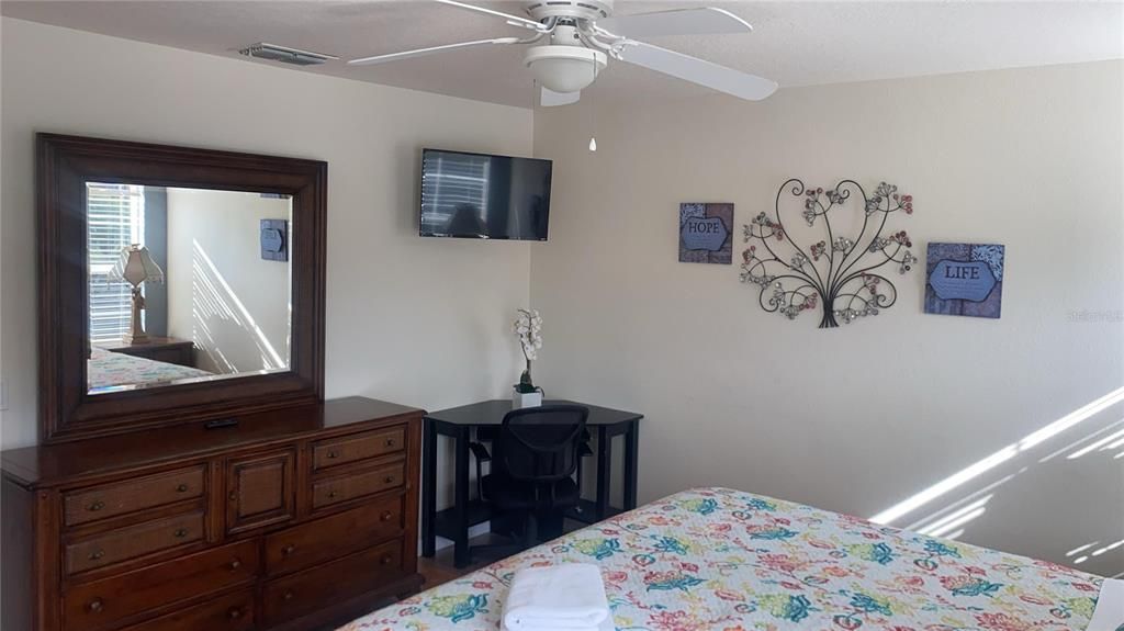 En Renta: $2,599 (4 camas, 3 baños, 1636 Pies cuadrados)