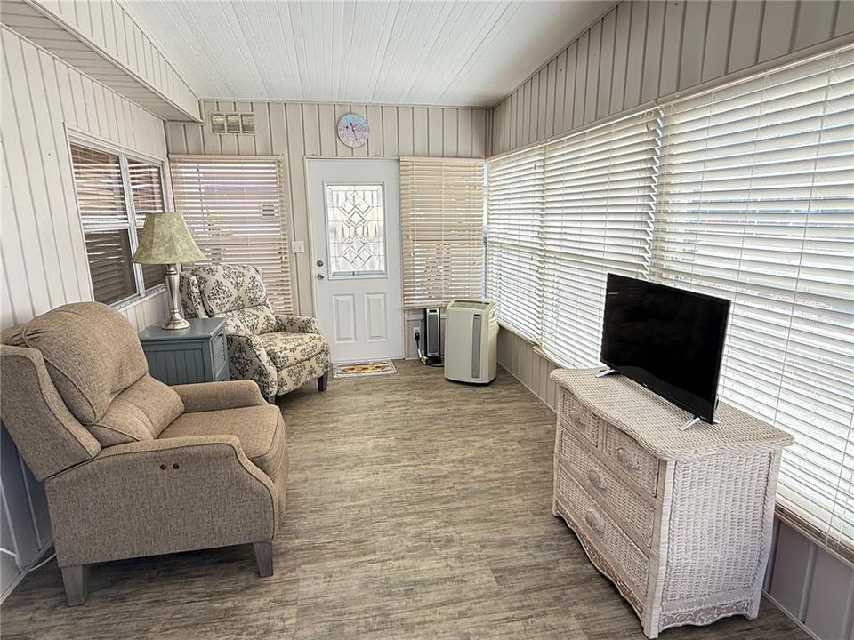 En Venta: $152,000 (2 camas, 2 baños, 1074 Pies cuadrados)