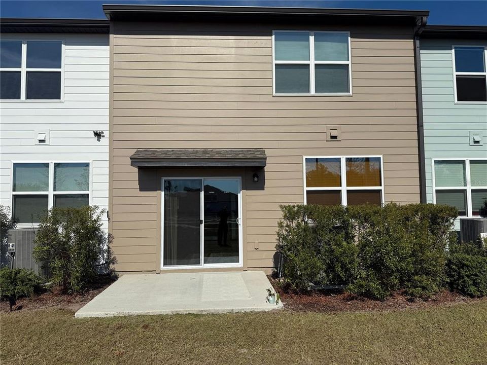 出租: $1,950 (3 贝兹, 2 浴室, 1424 平方英尺)