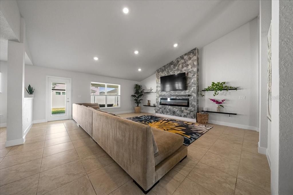 For Sale: $420,000 (4 beds, 3 baths, 3000 Square Feet)