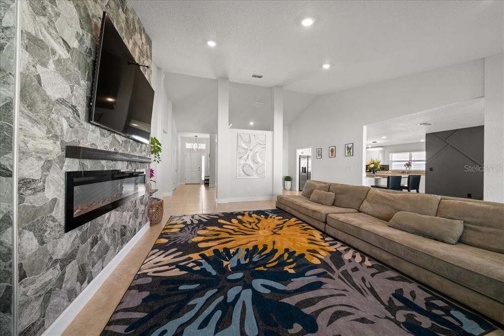 For Sale: $420,000 (4 beds, 3 baths, 3000 Square Feet)