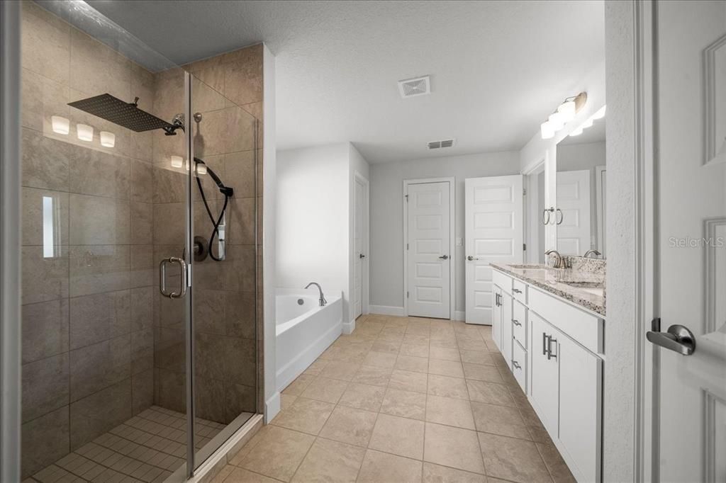 For Sale: $420,000 (4 beds, 3 baths, 3000 Square Feet)