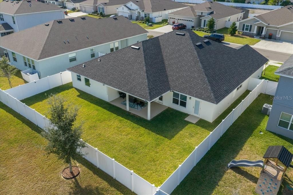 For Sale: $420,000 (4 beds, 3 baths, 3000 Square Feet)