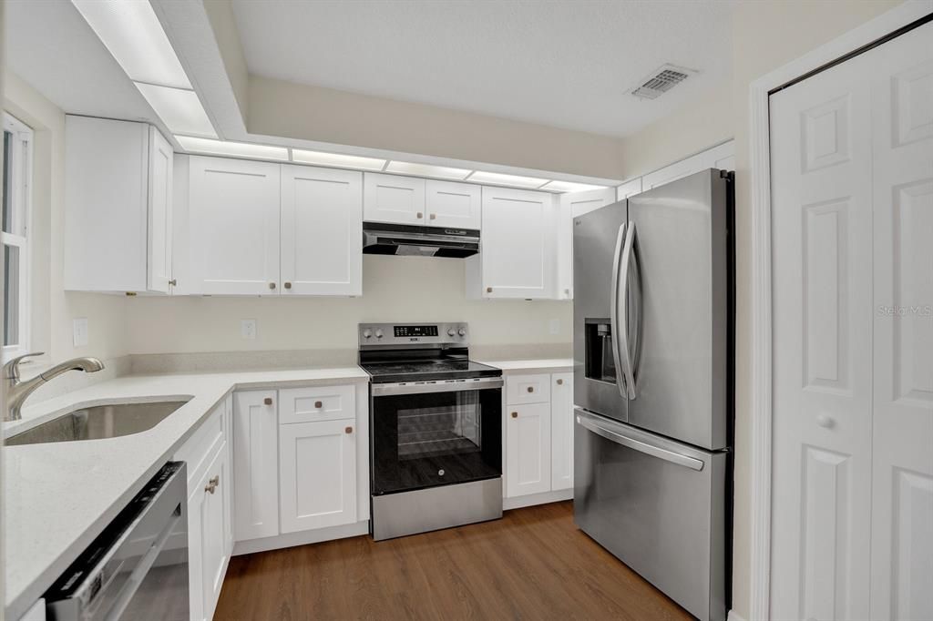 На продажу: $399,000 (3 спален, 2 ванн, 1107 Квадратных фут)