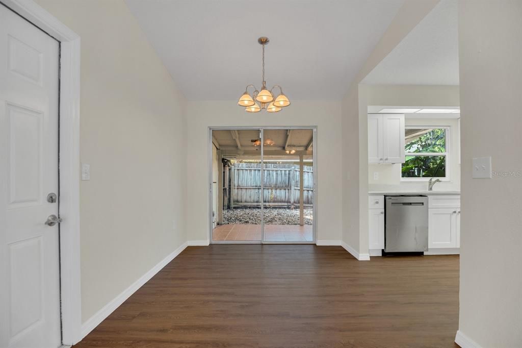 На продажу: $399,000 (3 спален, 2 ванн, 1107 Квадратных фут)