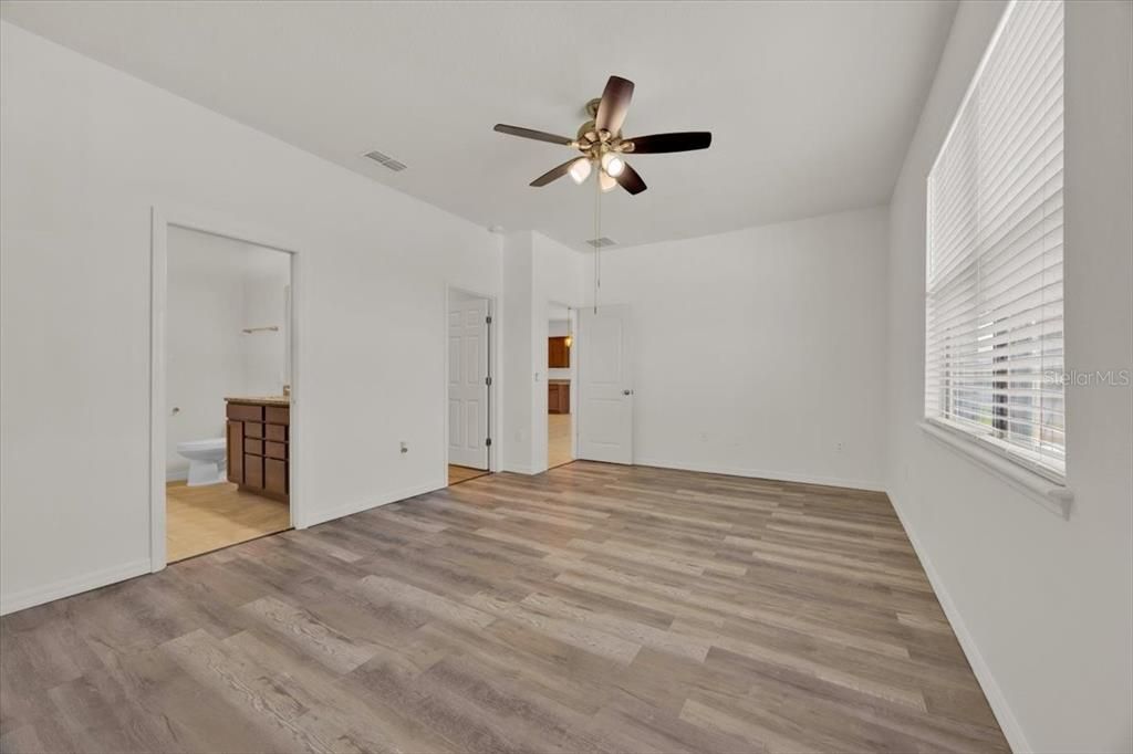 For Sale: $399,000 (3 beds, 2 baths, 2144 Square Feet)