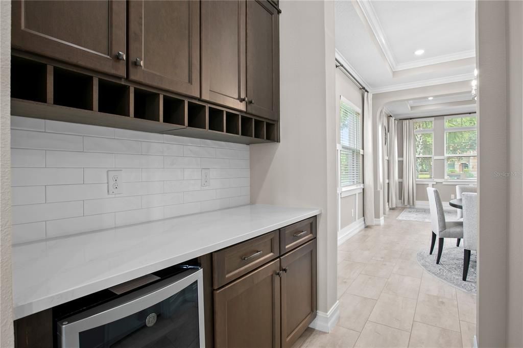 For Sale: $1,795,000 (5 beds, 4 baths, 5748 Square Feet)