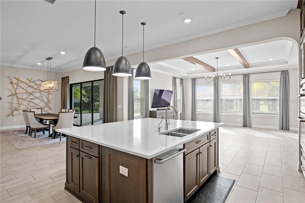 For Sale: $1,795,000 (5 beds, 4 baths, 5748 Square Feet)