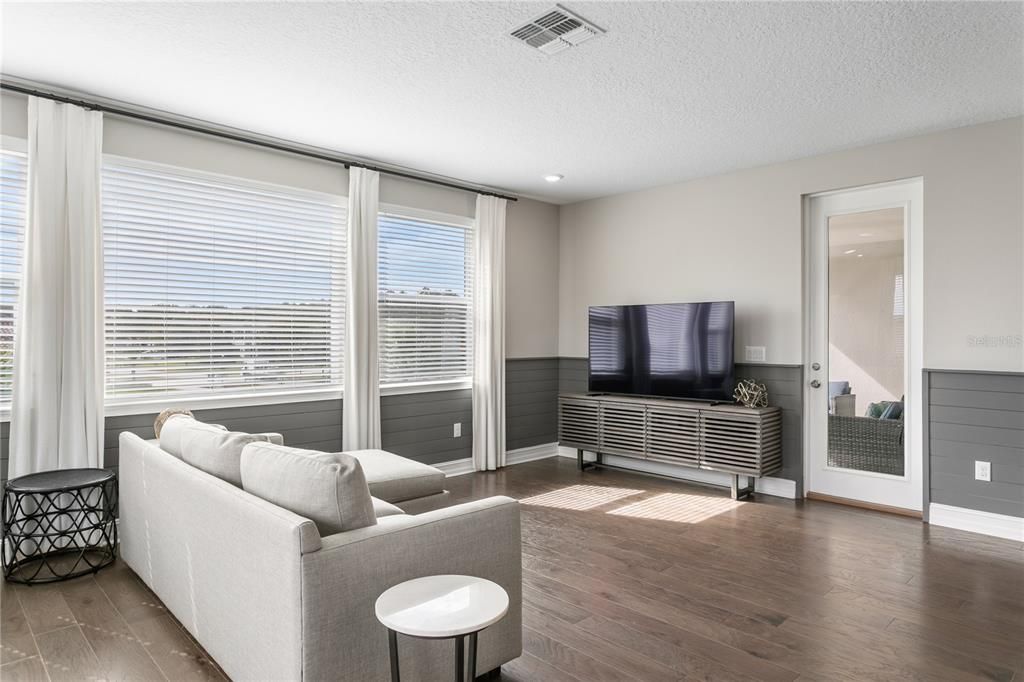 For Sale: $1,795,000 (5 beds, 4 baths, 5748 Square Feet)