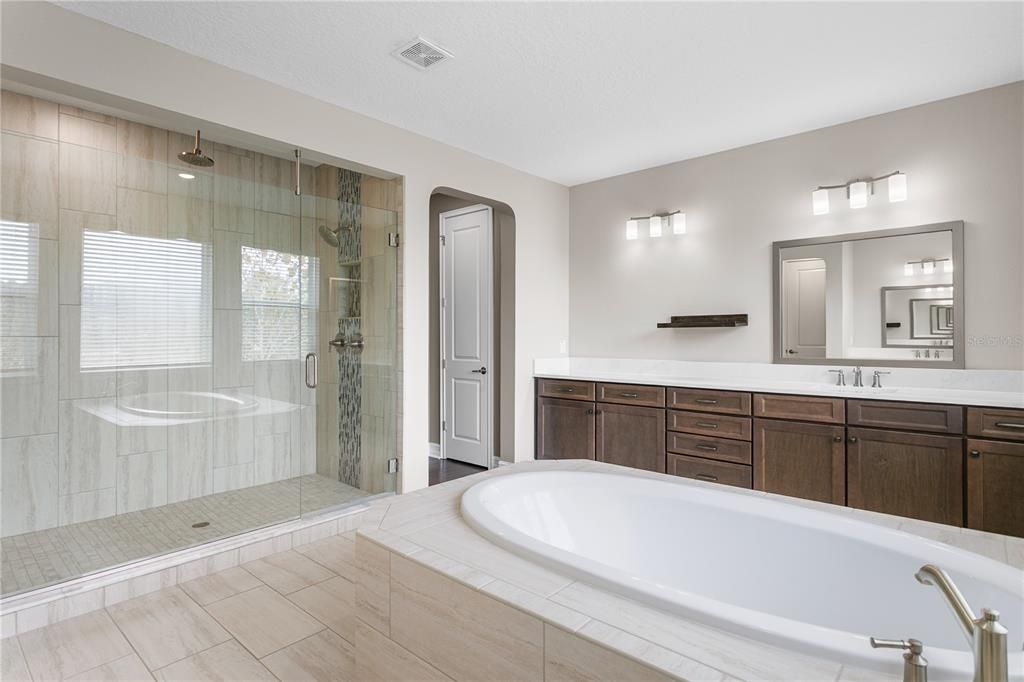 For Sale: $1,795,000 (5 beds, 4 baths, 5748 Square Feet)