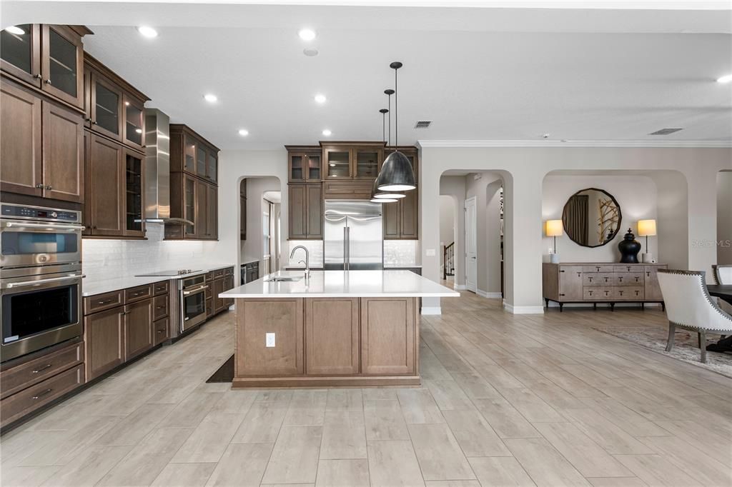 For Sale: $1,795,000 (5 beds, 4 baths, 5748 Square Feet)