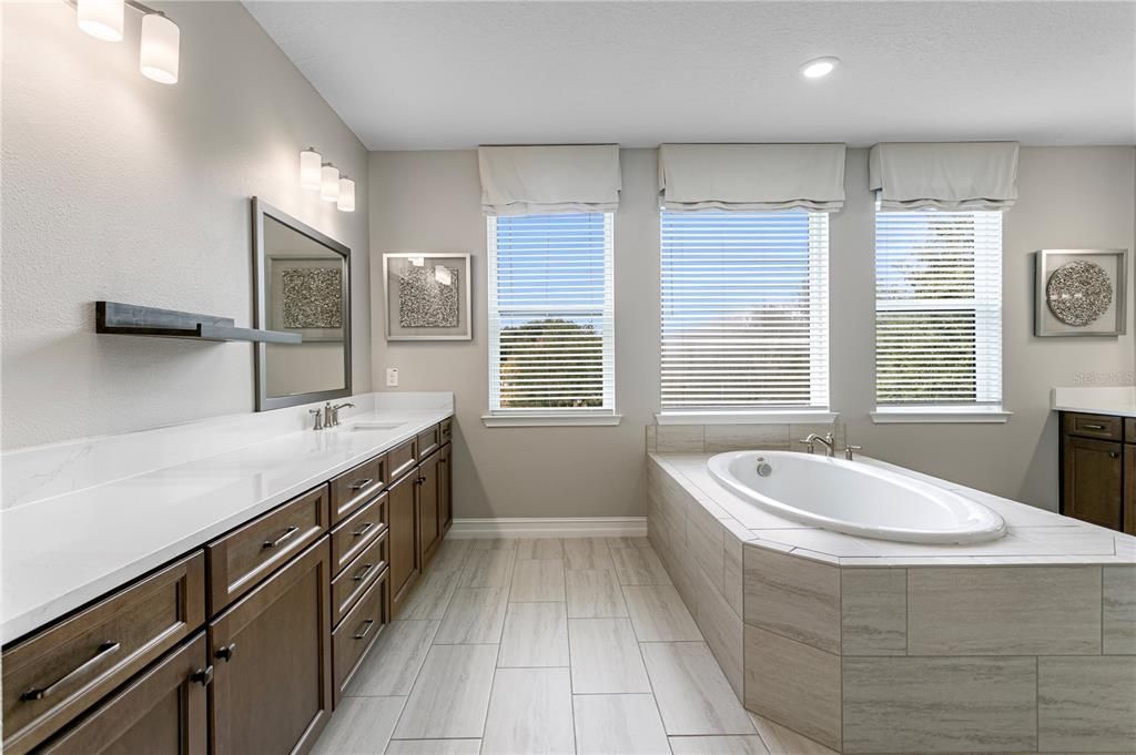 For Sale: $1,795,000 (5 beds, 4 baths, 5748 Square Feet)