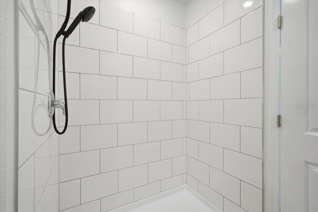 For Sale: $434,000 (5 beds, 2 baths, 2389 Square Feet)