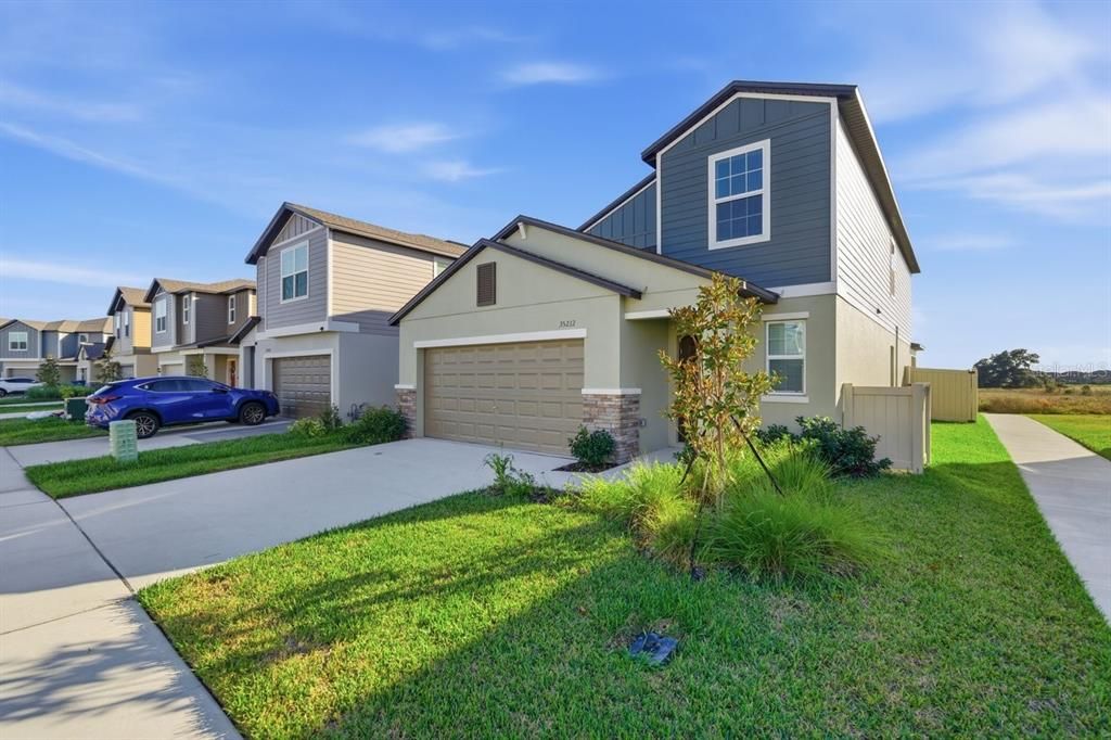 For Sale: $434,000 (5 beds, 2 baths, 2389 Square Feet)