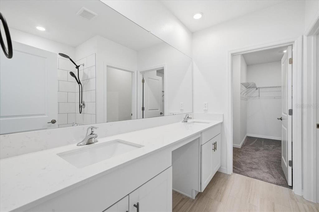 For Sale: $434,000 (5 beds, 2 baths, 2389 Square Feet)