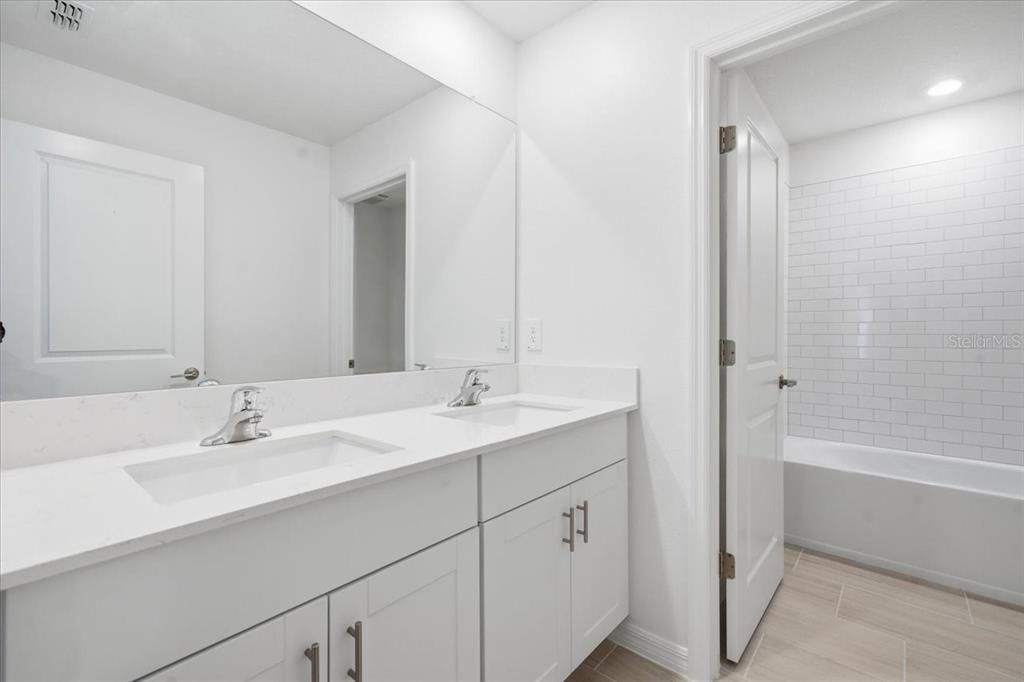 For Sale: $434,000 (5 beds, 2 baths, 2389 Square Feet)