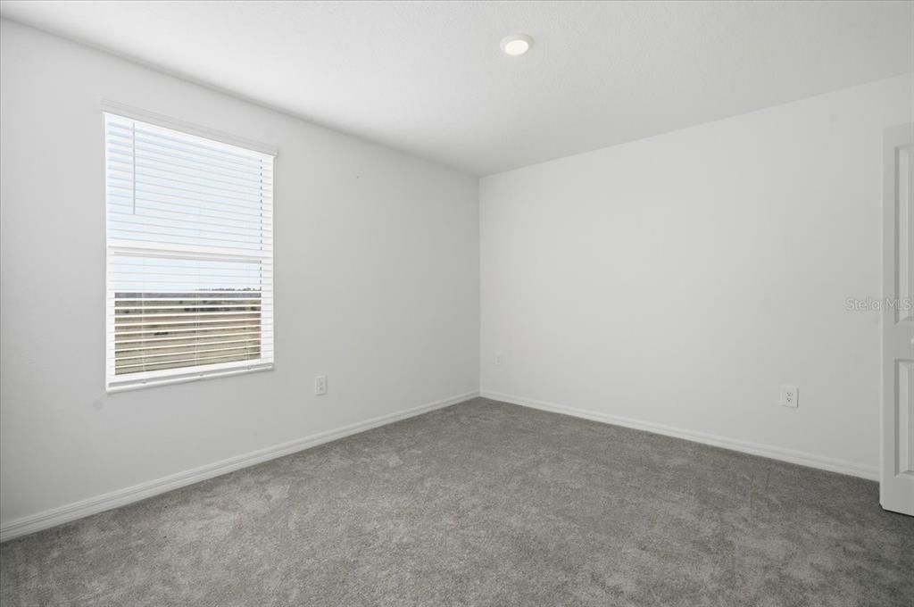 For Sale: $434,000 (5 beds, 2 baths, 2389 Square Feet)