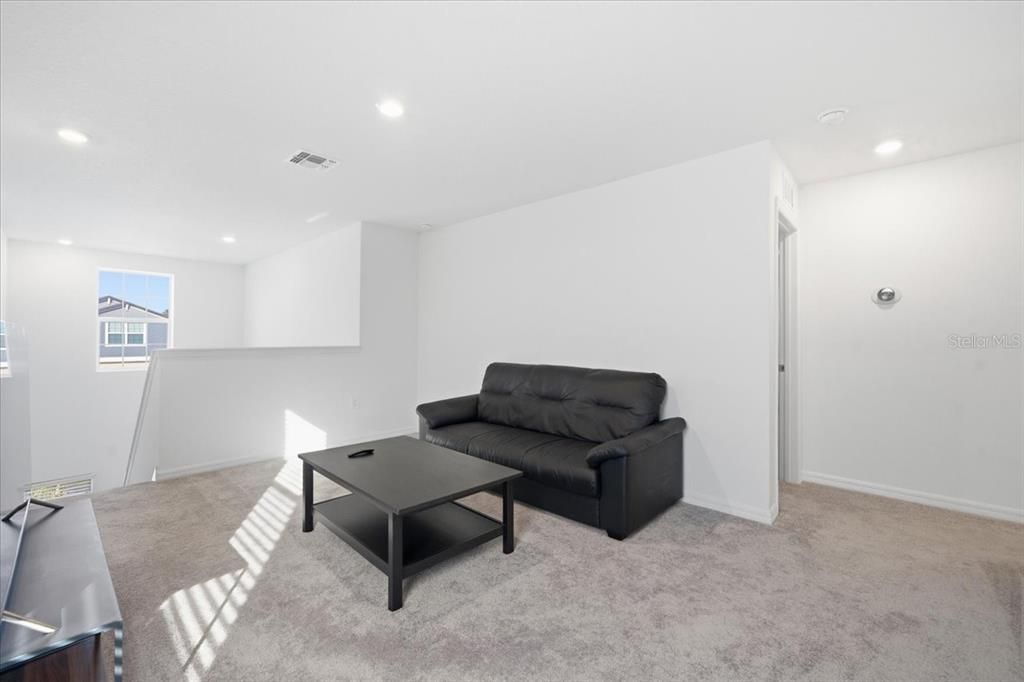 For Sale: $434,000 (5 beds, 2 baths, 2389 Square Feet)