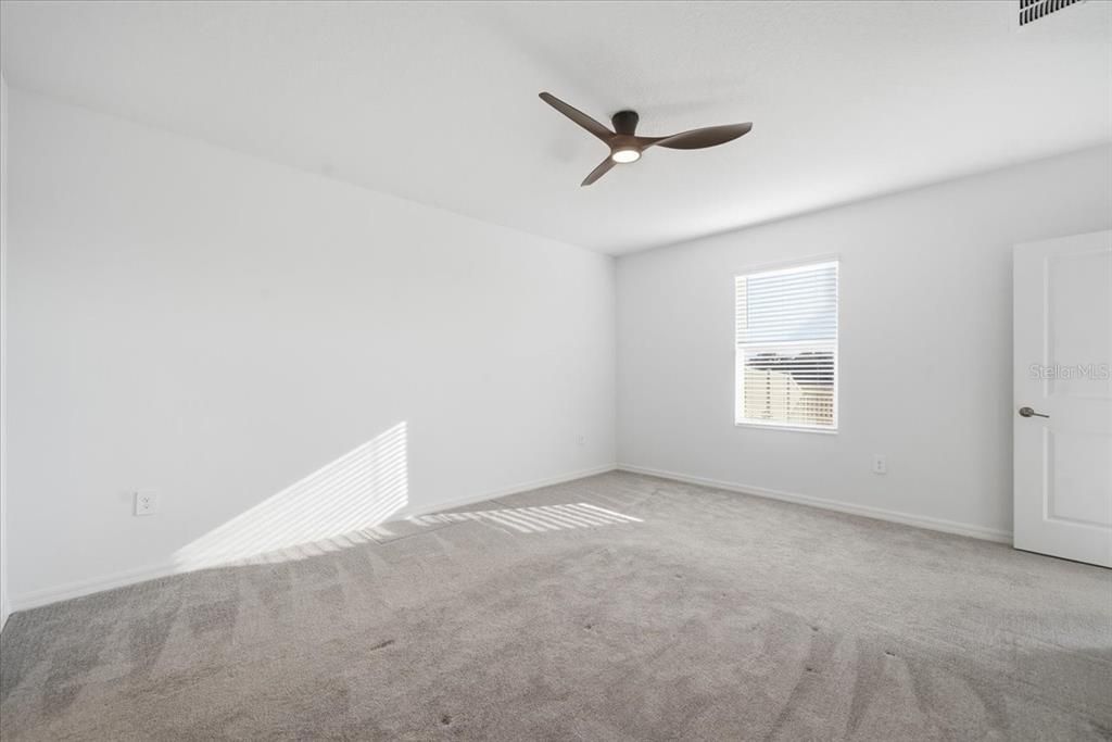 For Sale: $434,000 (5 beds, 2 baths, 2389 Square Feet)