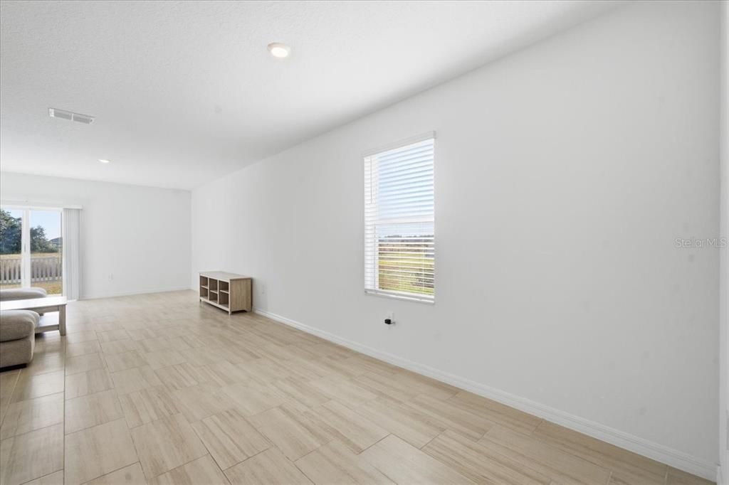 For Sale: $434,000 (5 beds, 2 baths, 2389 Square Feet)