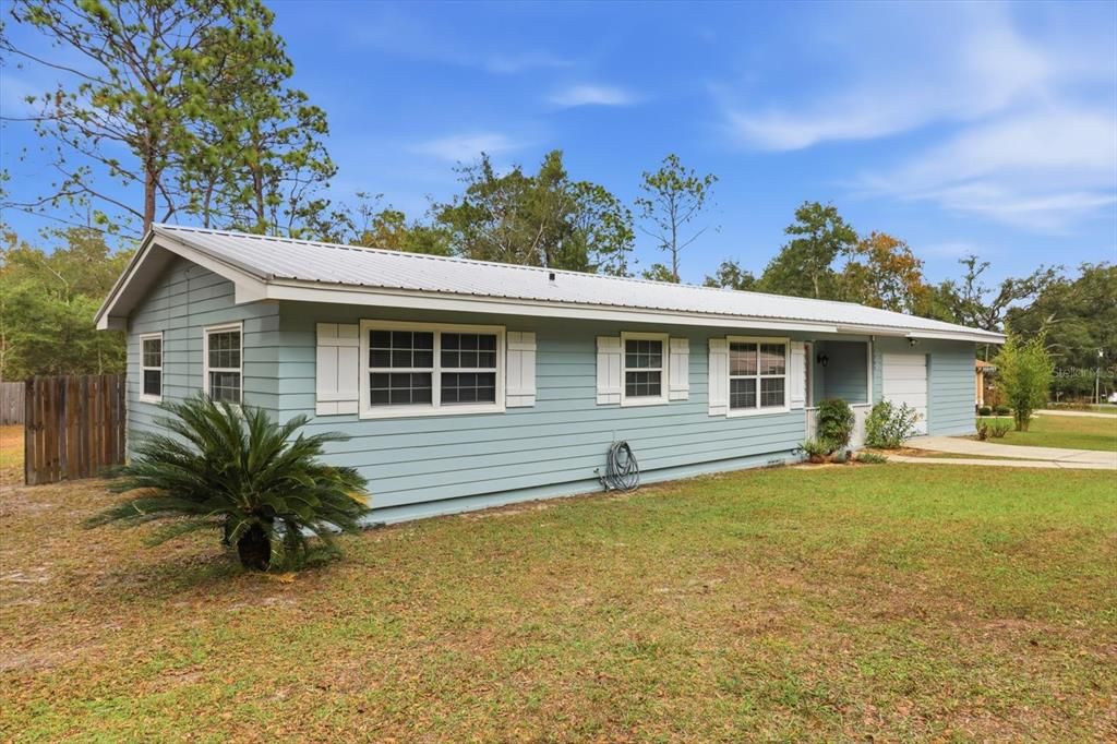 For Sale: $179,000 (3 beds, 1 baths, 1200 Square Feet)