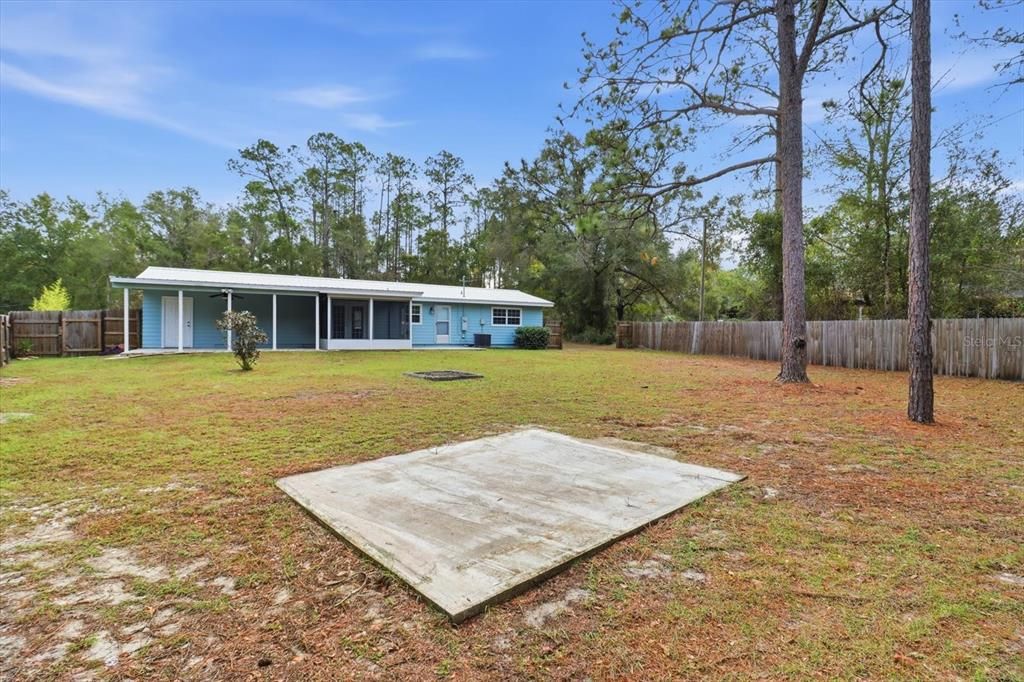 For Sale: $179,000 (3 beds, 1 baths, 1200 Square Feet)